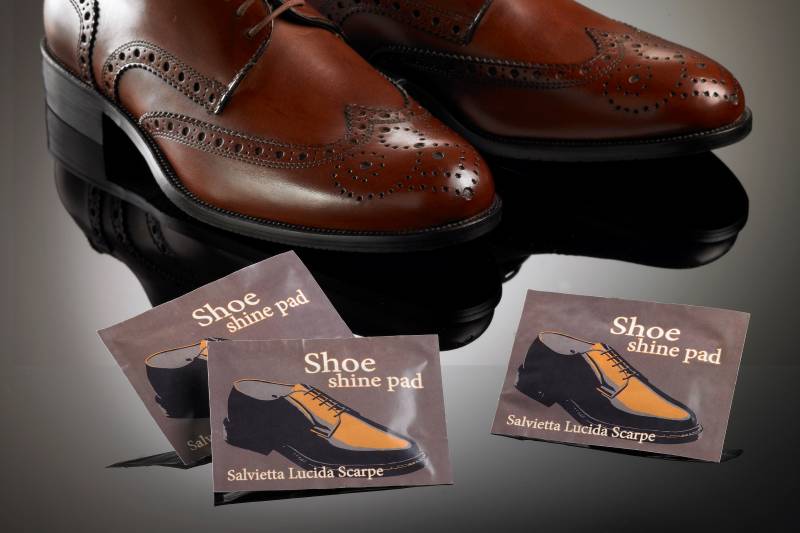 Salvietta lucida scarpe