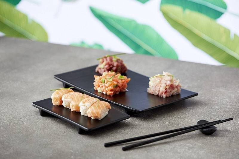Vassoio Sushi nero in melamina con piedi - Image 3